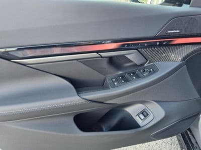 BMW i5 M60 xDrive - Thumbnail 11