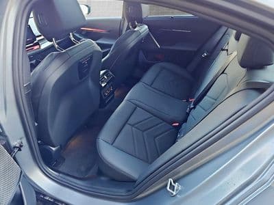 BMW i5 M60 xDrive - Thumbnail 4