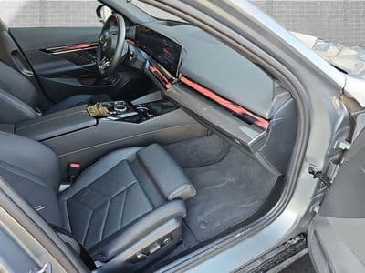 BMW i5 M60 xDrive - Thumbnail 8