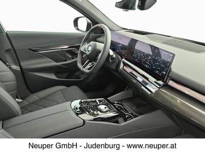 BMW i5 M60 xDrive - Thumbnail 18