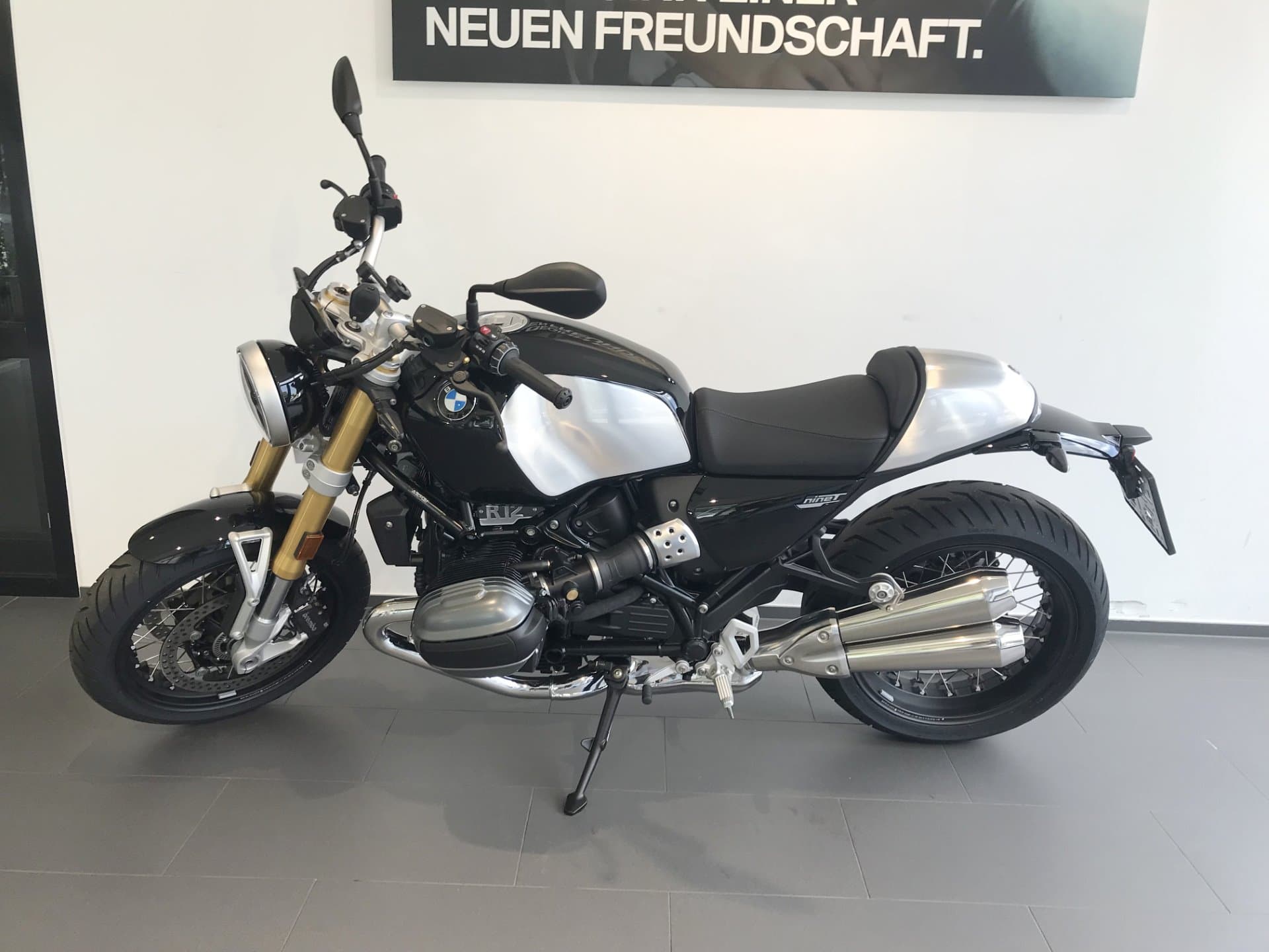 BMW R12 NineT - Bild 1
