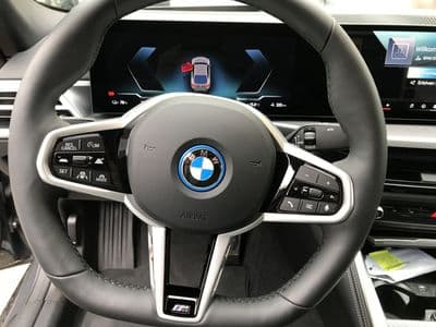 BMW i4 xDrive40 - Thumbnail 12