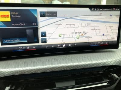 BMW i4 xDrive40 - Thumbnail 13