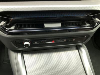 BMW i4 xDrive40 - Thumbnail 14