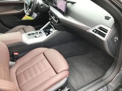 BMW i4 xDrive40 - Thumbnail 8