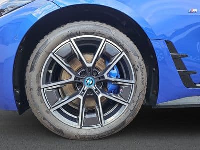 BMW i4 eDrive35 - Thumbnail 3