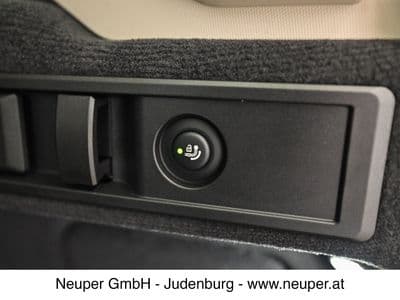 BMW 318d - Thumbnail 9