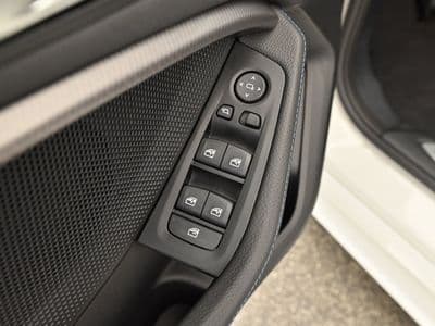 BMW 116d - Thumbnail 24