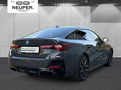 BMW i4 xDrive40 - Thumbnail 3