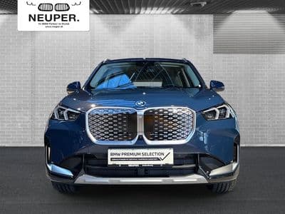 BMW iX1 eDrive20 - Thumbnail 2