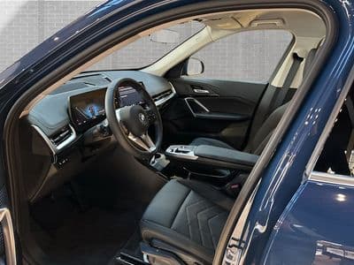 BMW iX1 eDrive20 - Thumbnail 6