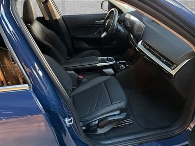 BMW iX1 eDrive20 - Thumbnail 10