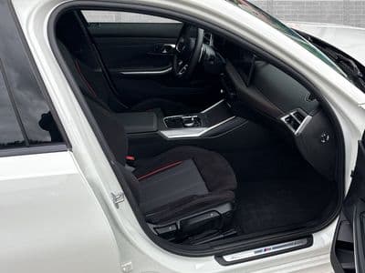BMW 320d xDrive - Thumbnail 9
