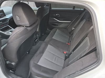 BMW 330e xDrive - Thumbnail 8