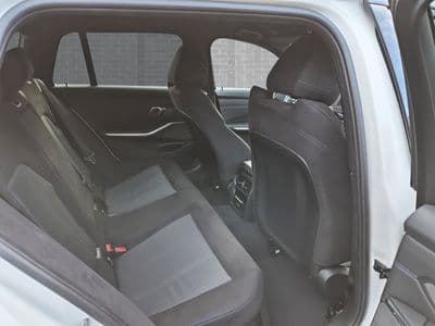 BMW 330e xDrive - Thumbnail 9