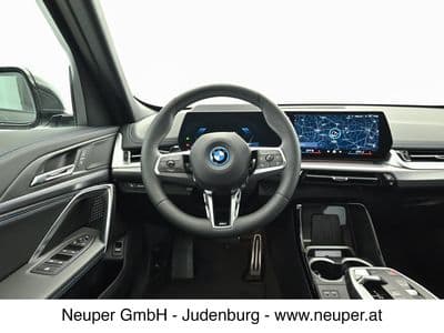 BMW iX1 xDrive30 - Thumbnail 12
