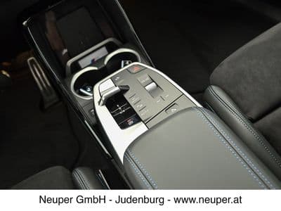 BMW iX1 xDrive30 - Thumbnail 14