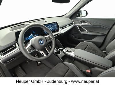 BMW iX1 xDrive30 - Thumbnail 15