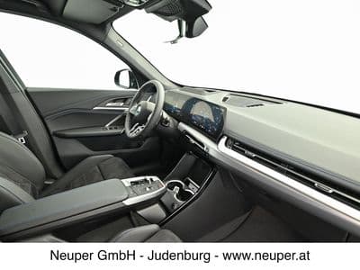 BMW iX1 xDrive30 - Thumbnail 16