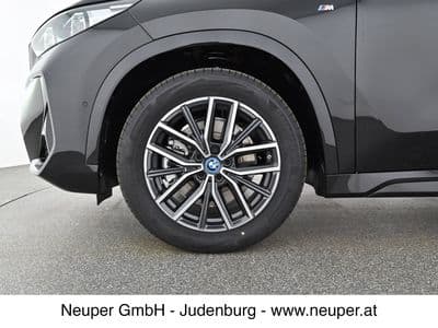 BMW iX1 xDrive30 - Thumbnail 17