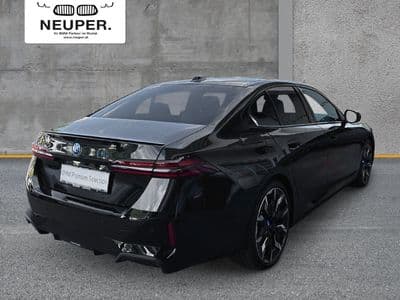 BMW 530e xDrive - Thumbnail 3