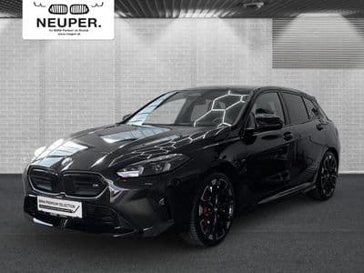 BMW M135i xDrive - Thumbnail 1