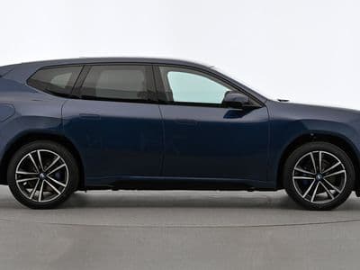 BMW iX3 50 xDrive - Thumbnail 6