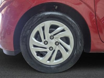Hyundai i10 1,0 i Line Plus - Thumbnail 3