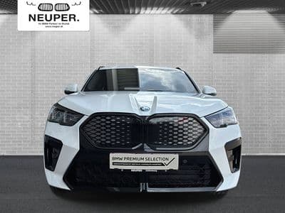 BMW iX2 eDrive20 - Thumbnail 2