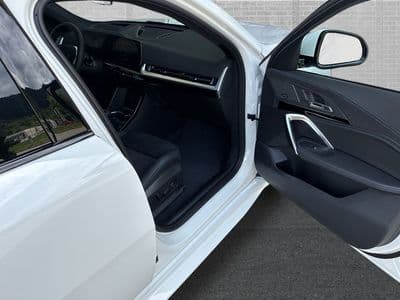 BMW iX2 eDrive20 - Thumbnail 9