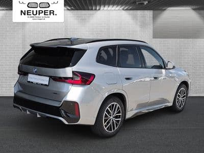BMW iX1 xDrive30 - Thumbnail 3