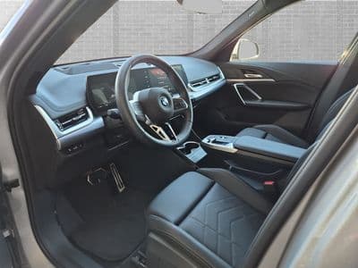 BMW iX1 xDrive30 - Thumbnail 6
