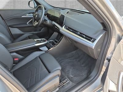 BMW iX1 xDrive30 - Thumbnail 10