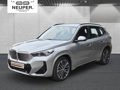 BMW iX1 eDrive20 - Thumbnail 1