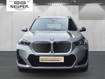 BMW iX1 eDrive20 - Thumbnail 2