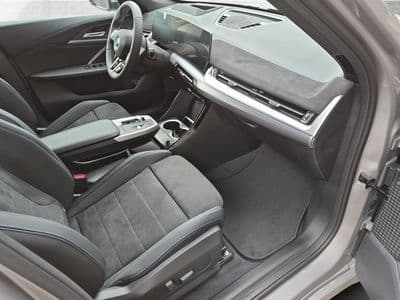 BMW iX1 eDrive20 - Thumbnail 9