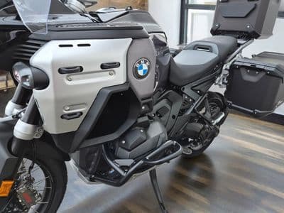 BMW R 1300 GS Adventure - Thumbnail 3