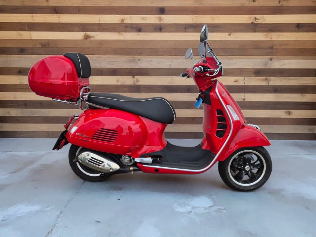 Vespa GTS 300 Super HPE ABS/ASR - Bild 1