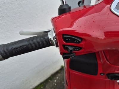 Vespa GTS 300 Super HPE ABS/ASR - Thumbnail 6