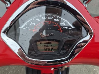 Vespa GTS 300 Super HPE ABS/ASR - Thumbnail 8