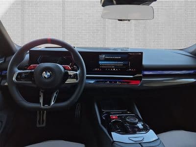 BMW M5 - Thumbnail 8