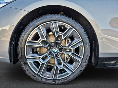 BMW i5 xDrive40 - Thumbnail 5