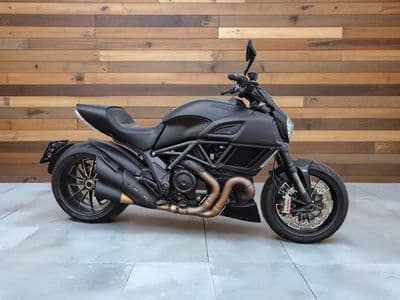 Ducati Diavel Carbon ABS - Thumbnail 1