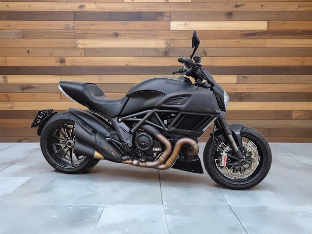 Ducati Diavel Carbon ABS - Bild 1