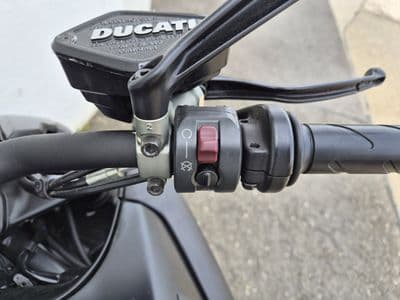 Ducati Diavel Carbon ABS - Thumbnail 6