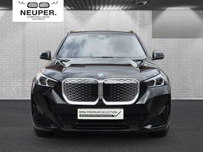 BMW iX1 xDrive30 - Thumbnail 2