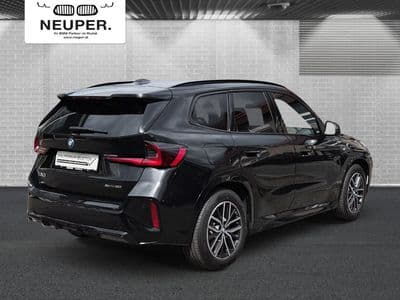 BMW iX1 xDrive30 - Thumbnail 3