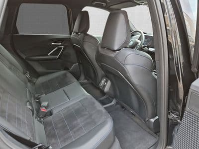 BMW iX1 xDrive30 - Thumbnail 9