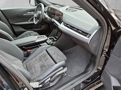 BMW iX1 xDrive30 - Thumbnail 10