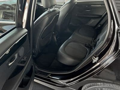 BMW 218d xDrive - Thumbnail 9